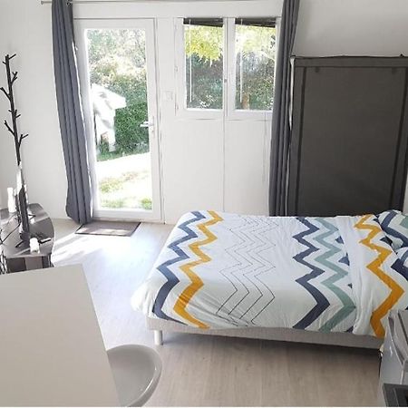 Ferienwohnung Studio Cozy Tout Confort Chez L'Habitant La Roche-sur-Yon Exterior foto